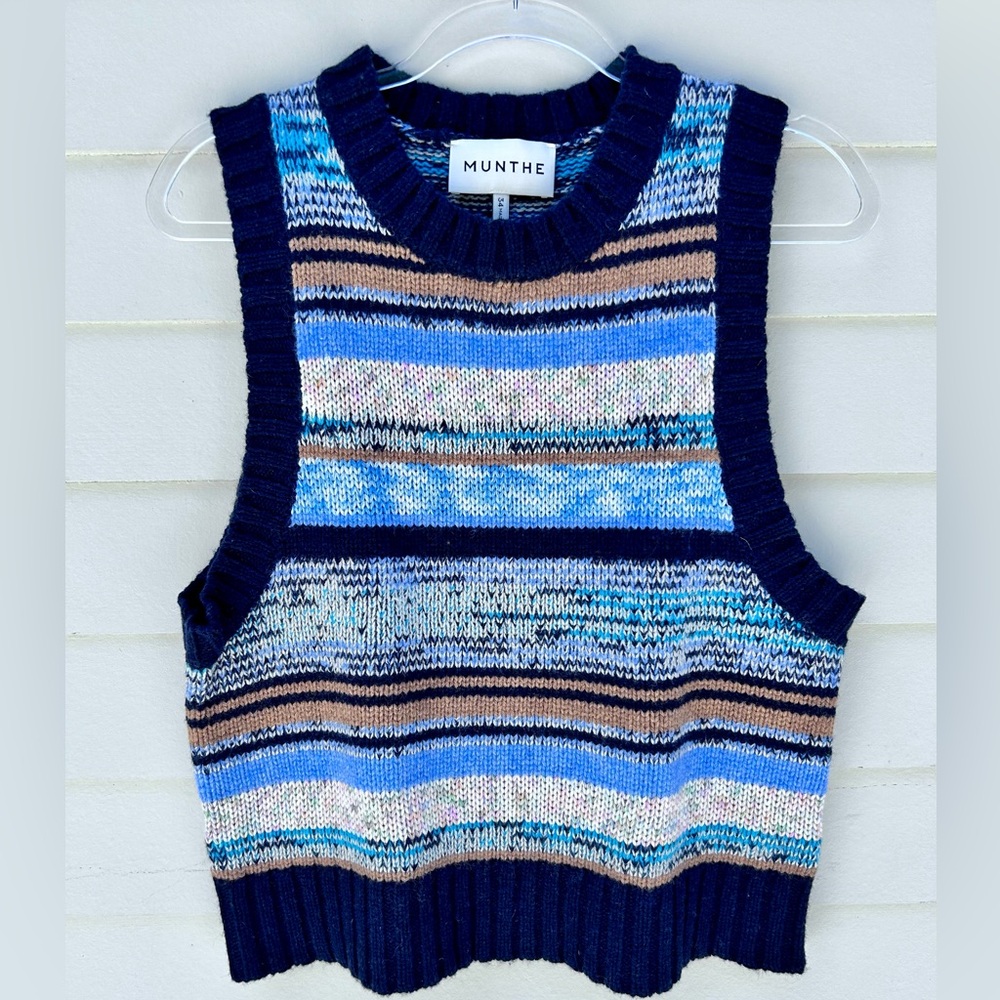 MUNTHE - Ancaster Vest in Blue Multi - size 34